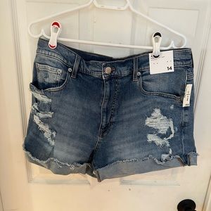 Aero Mom Short 3.5” stretch. Size 14. Brand new